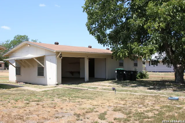 901 Houston Castroville, TX 78009