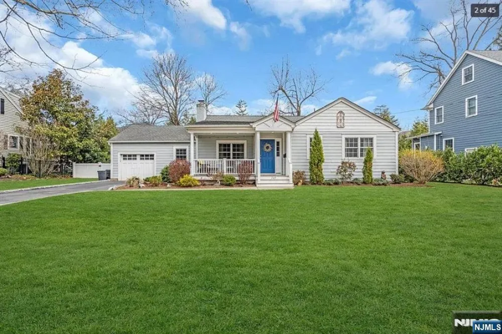 709 Albert Place Ridgewood, NJ 07450