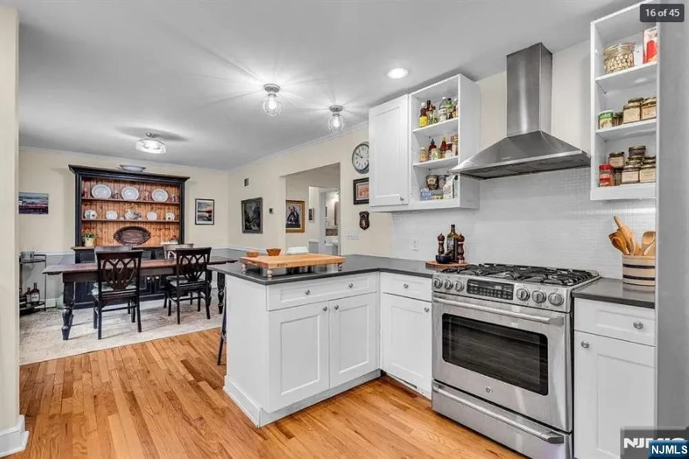 709 Albert Place Ridgewood, NJ 07450
