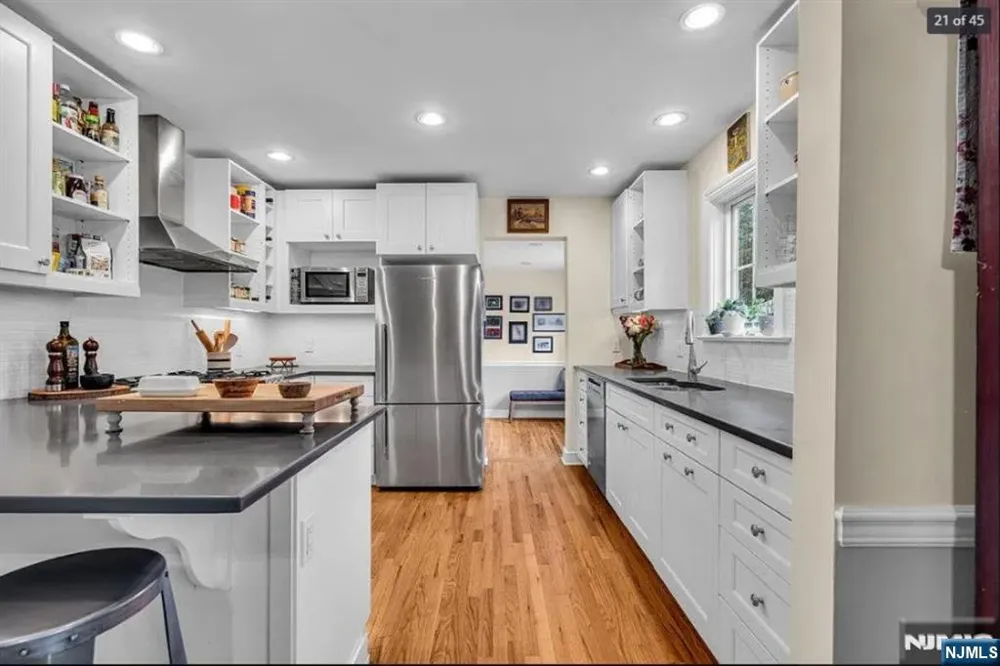 709 Albert Place Ridgewood, NJ 07450