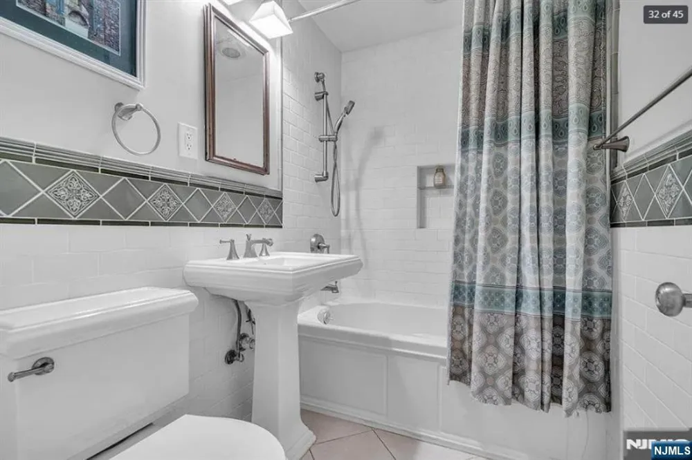709 Albert Place Ridgewood, NJ 07450