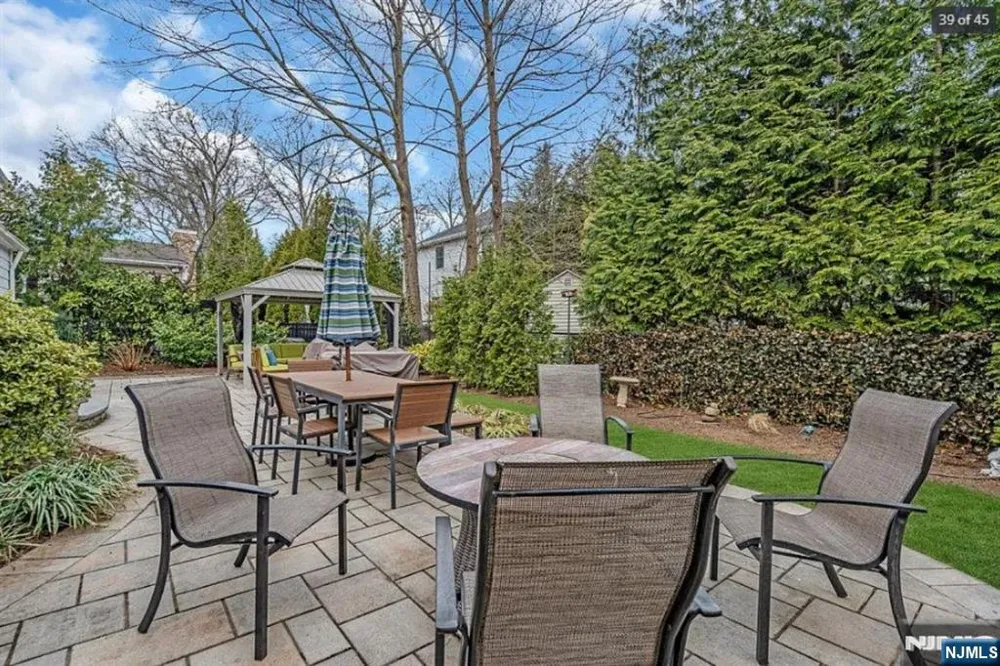 709 Albert Place Ridgewood, NJ 07450