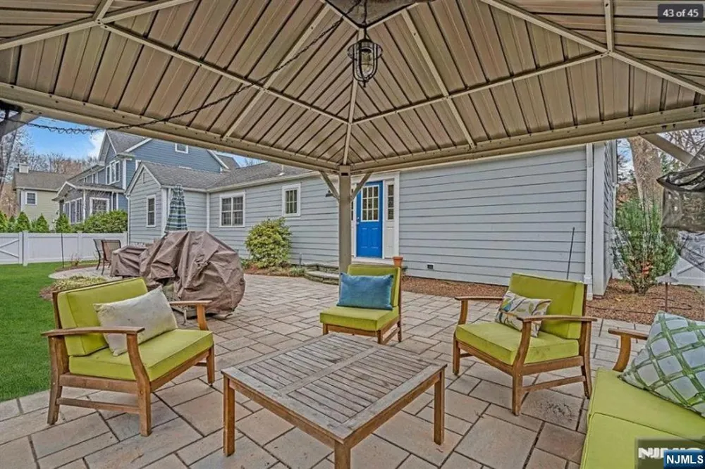 709 Albert Place Ridgewood, NJ 07450