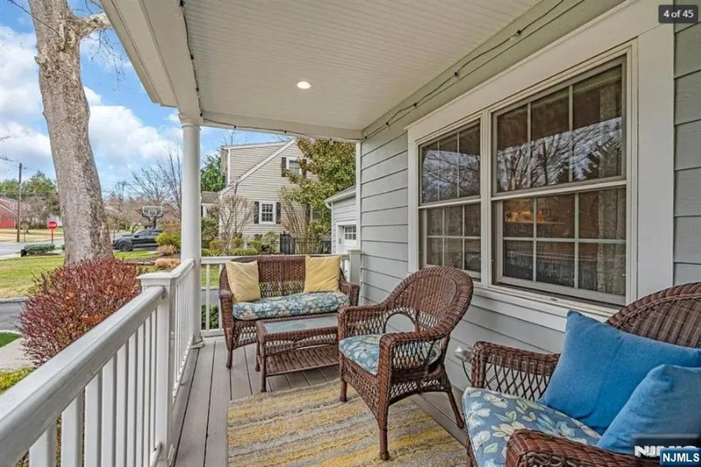 709 Albert Place Ridgewood, NJ 07450