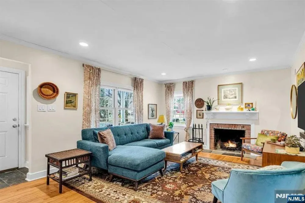 709 Albert Place Ridgewood, NJ 07450