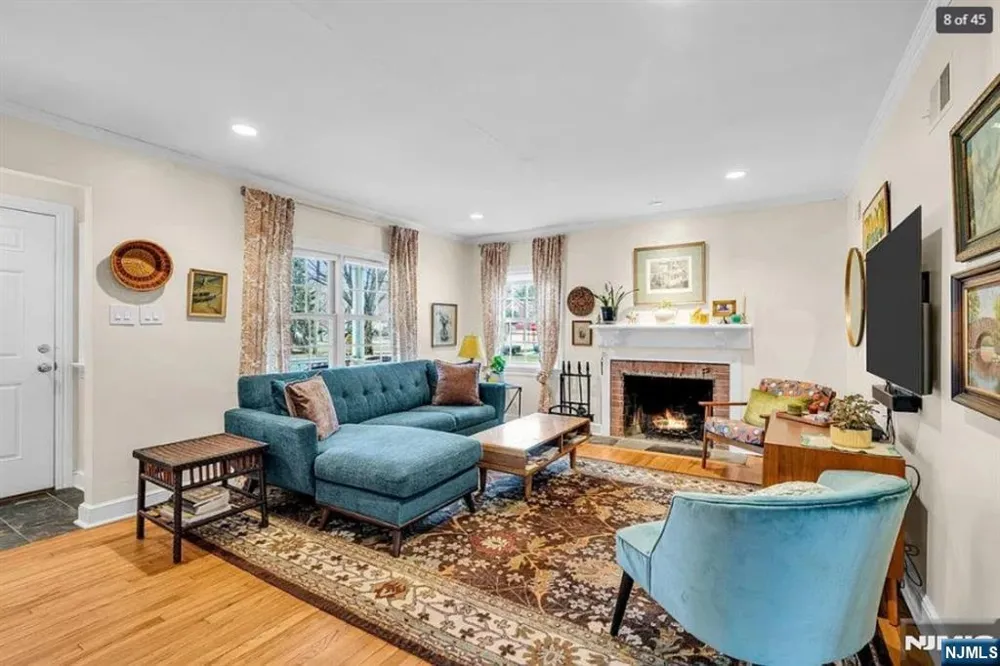 709 Albert Place Ridgewood, NJ 07450