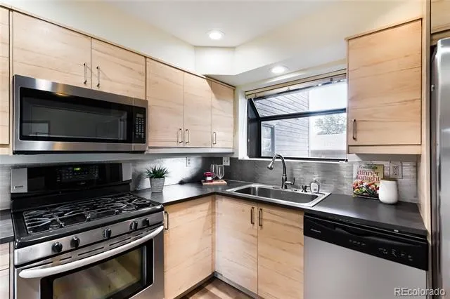 501 Manhattan Drive #103 Boulder, CO 80303