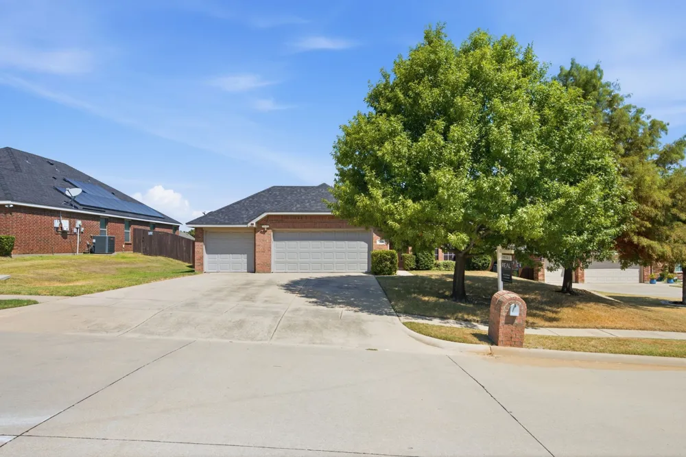 513 Northbrook Avenue Oak Point, TX 75068