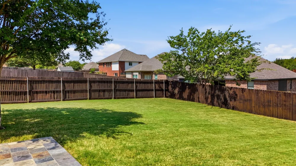 513 Northbrook Avenue Oak Point, TX 75068