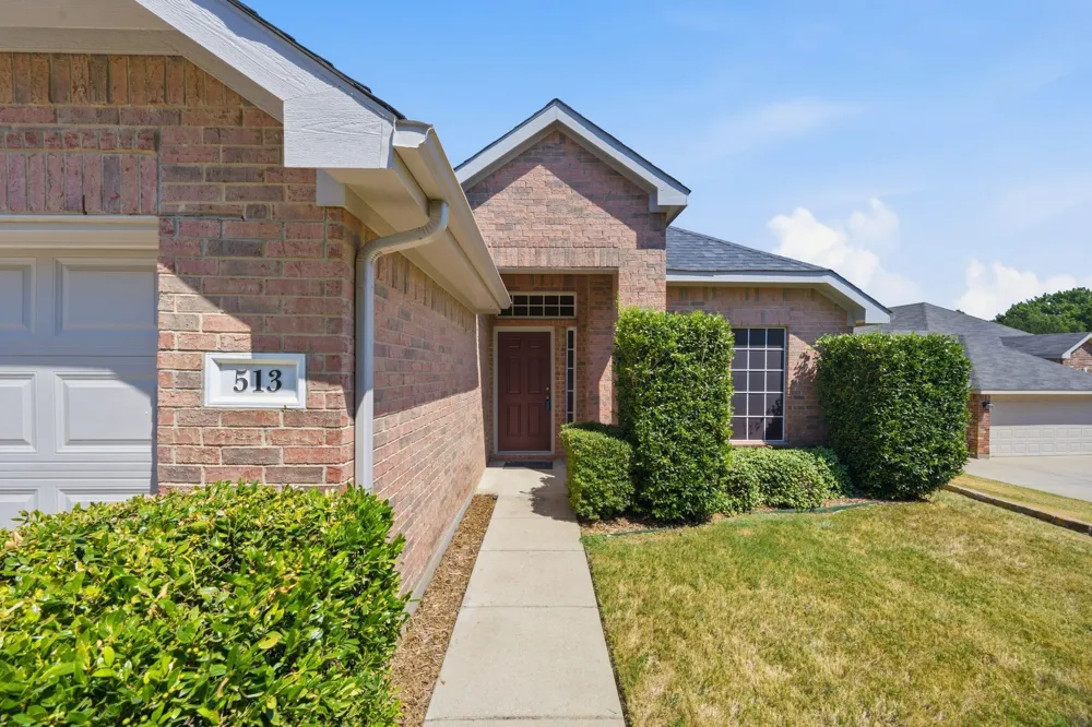 513 Northbrook Avenue Oak Point, TX 75068