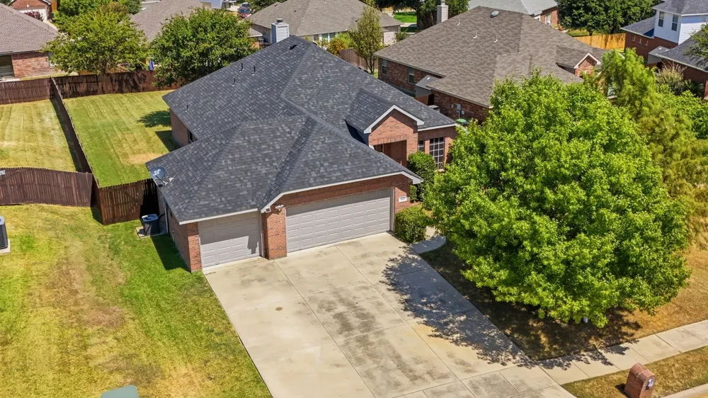 513 Northbrook Avenue Oak Point, TX 75068