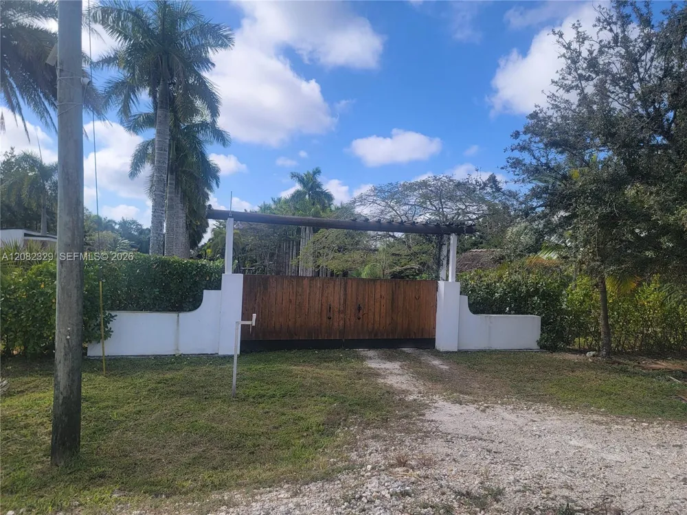 18150 SW 368 Homestead, FL 33034