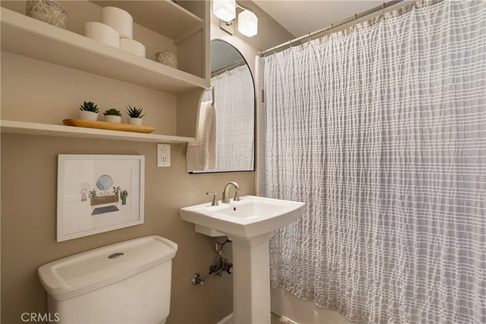 686 Ukiah Way Upland, CA 91786