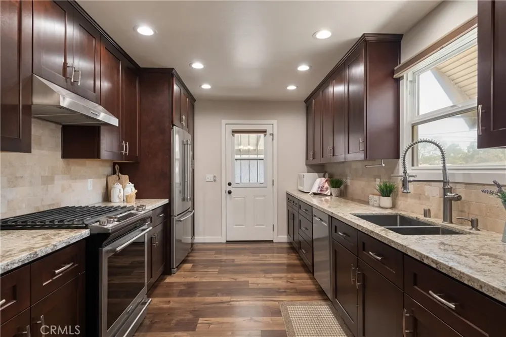 686 Ukiah Way Upland, CA 91786