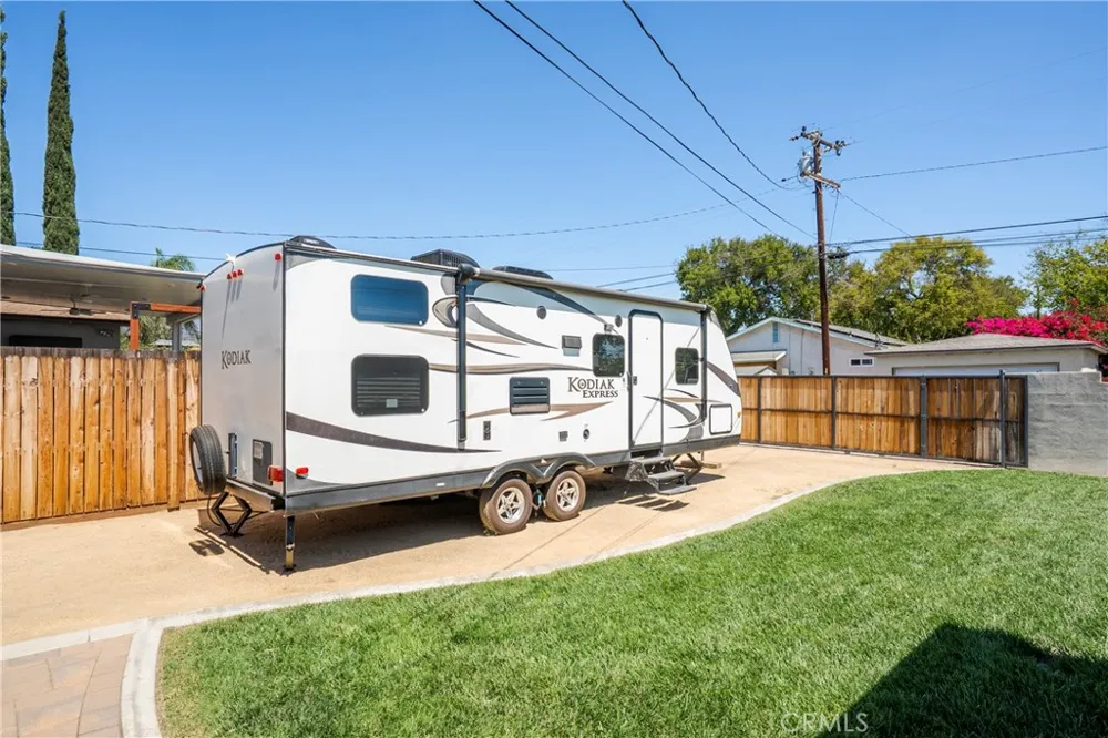 686 Ukiah Way Upland, CA 91786