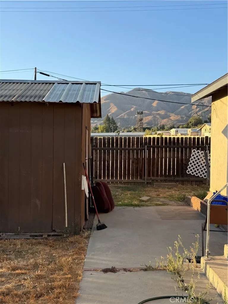6914 Center Street Highland, CA 92346