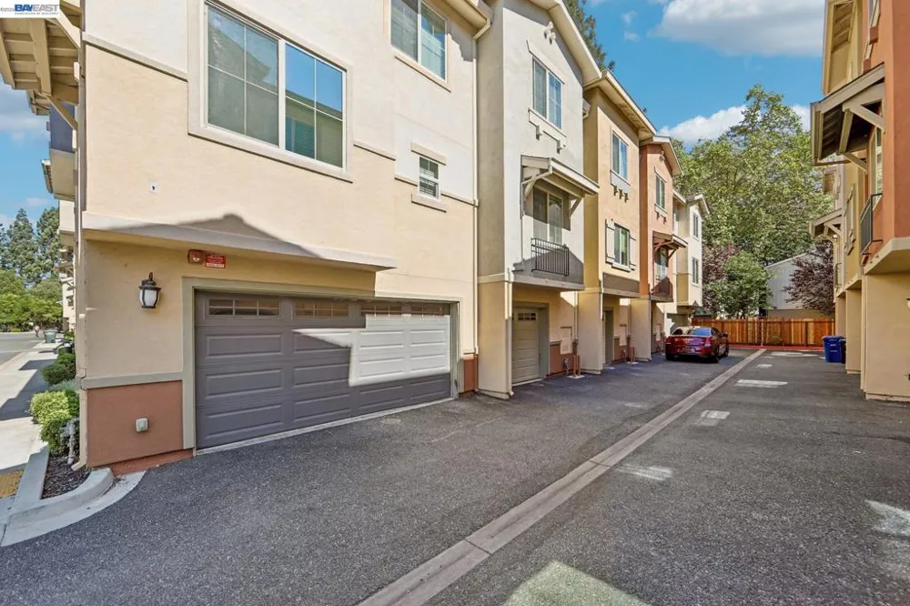 1252 Detroit Ave #5 Concord, CA 94520