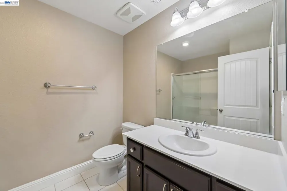 1252 Detroit Ave #5 Concord, CA 94520