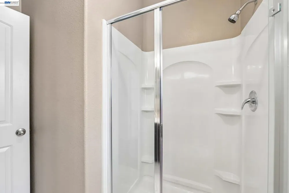 1252 Detroit Ave #5 Concord, CA 94520
