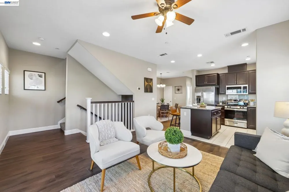 1252 Detroit Ave #5 Concord, CA 94520