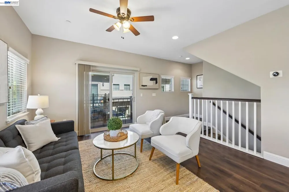 1252 Detroit Ave #5 Concord, CA 94520