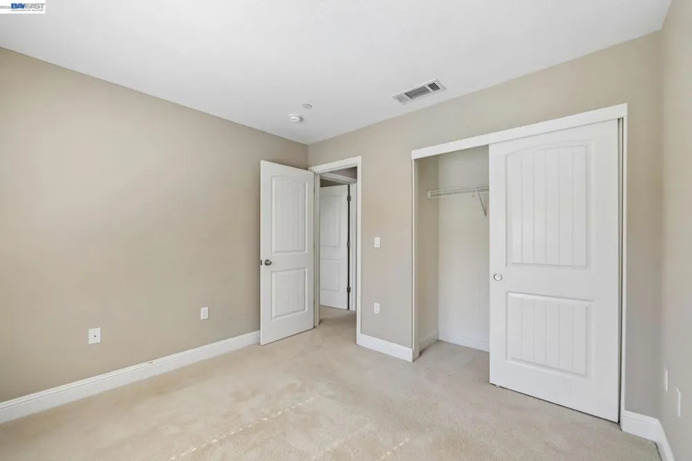 1252 Detroit Ave #5 Concord, CA 94520