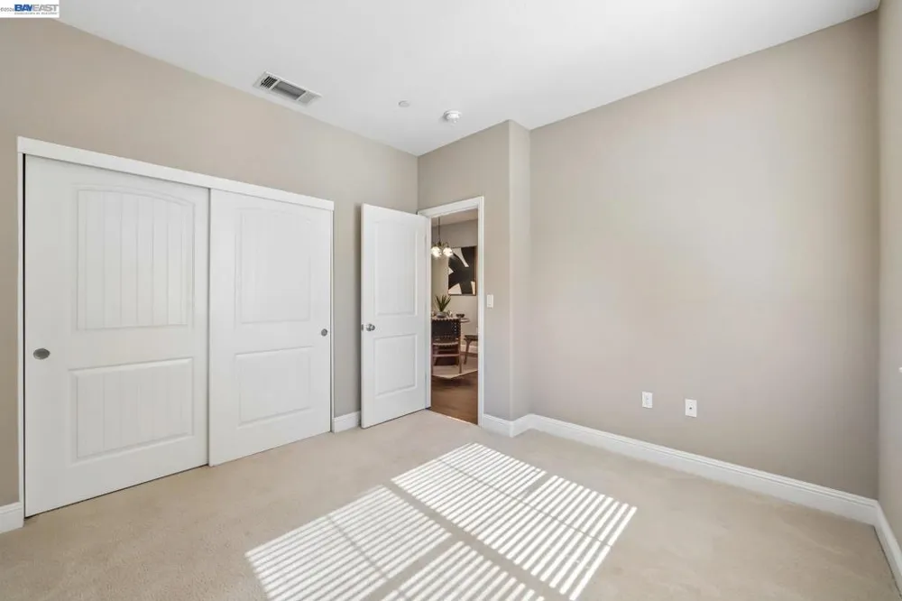 1252 Detroit Ave #5 Concord, CA 94520