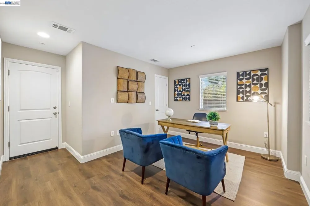 1252 Detroit Ave #5 Concord, CA 94520