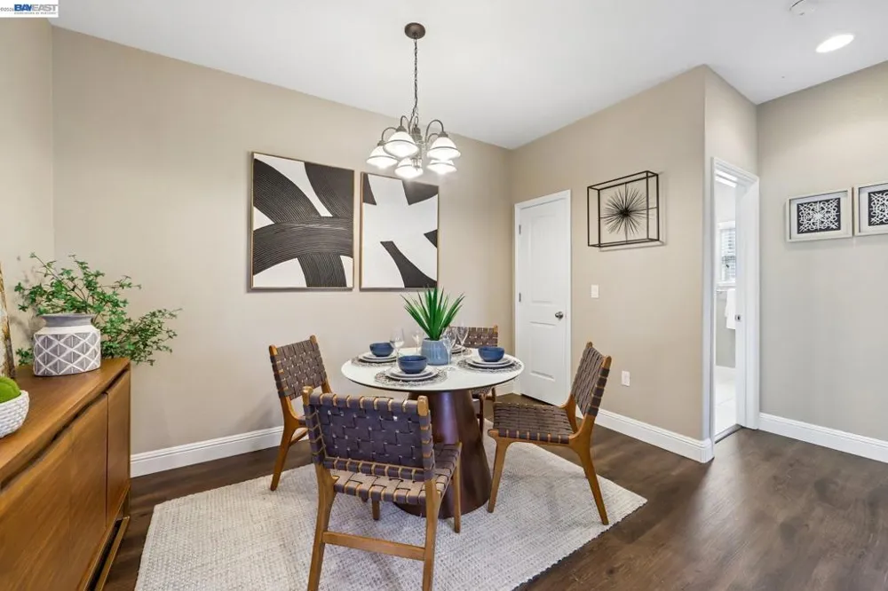 1252 Detroit Ave #5 Concord, CA 94520