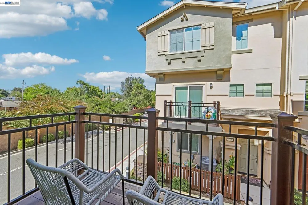 1252 Detroit Ave #5 Concord, CA 94520