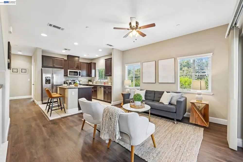 1252 Detroit Ave #5 Concord, CA 94520