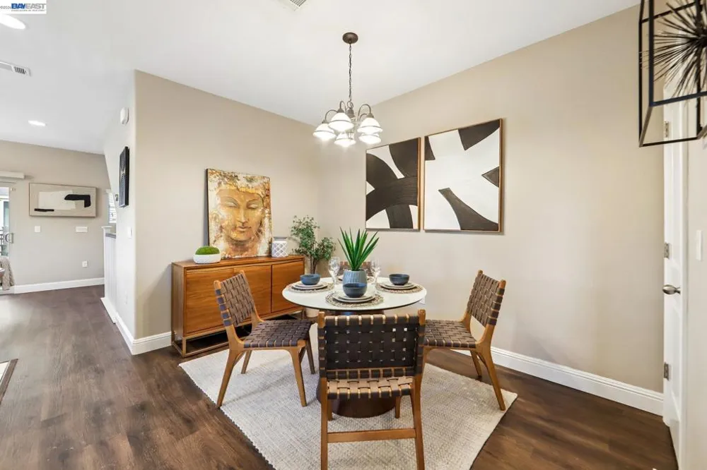 1252 Detroit Ave #5 Concord, CA 94520