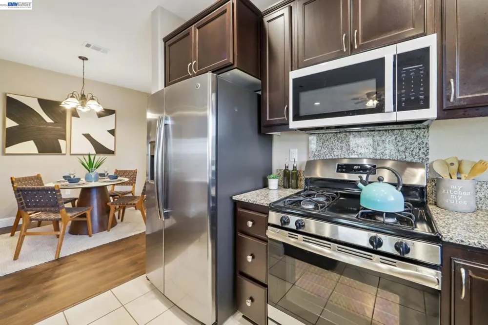 1252 Detroit Ave #5 Concord, CA 94520