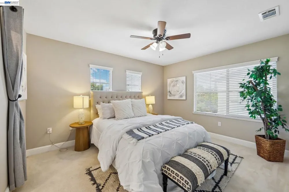 1252 Detroit Ave #5 Concord, CA 94520