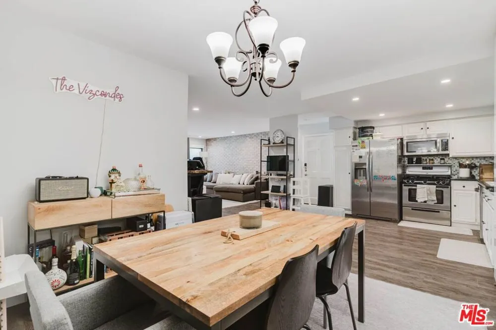 631 S Kenmore Avenue #303 Los Angeles, CA 90005
