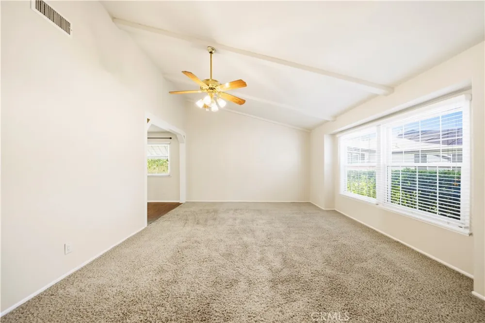 27546 Evron Avenue Canyon Country, CA 91351