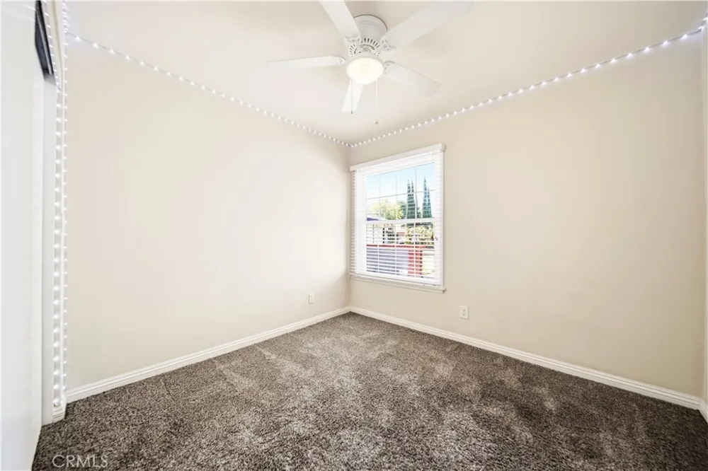27546 Evron Avenue Canyon Country, CA 91351