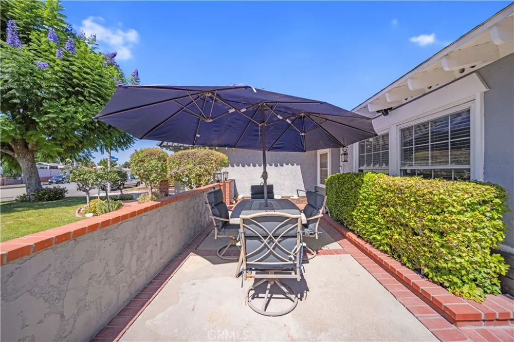 27546 Evron Avenue Canyon Country, CA 91351