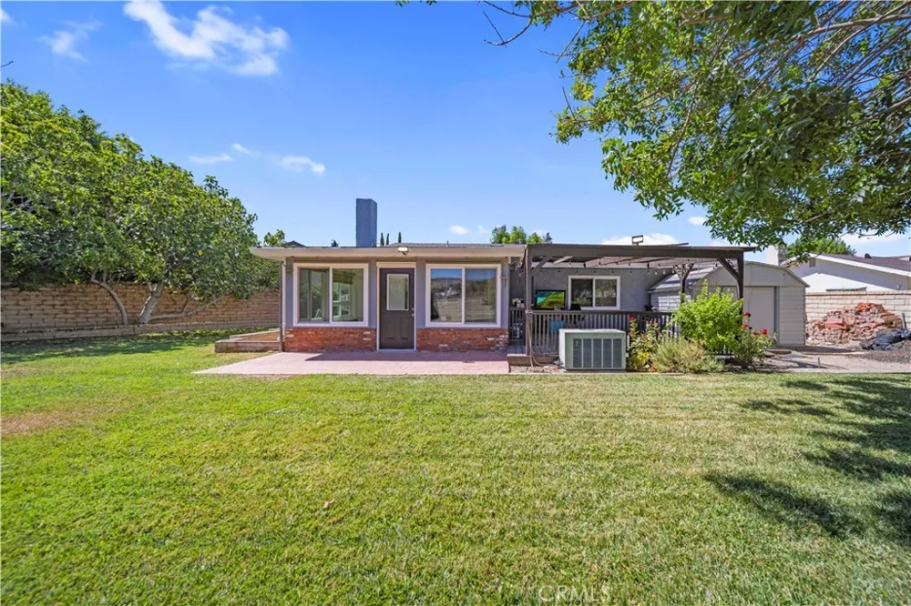 27546 Evron Avenue Canyon Country, CA 91351