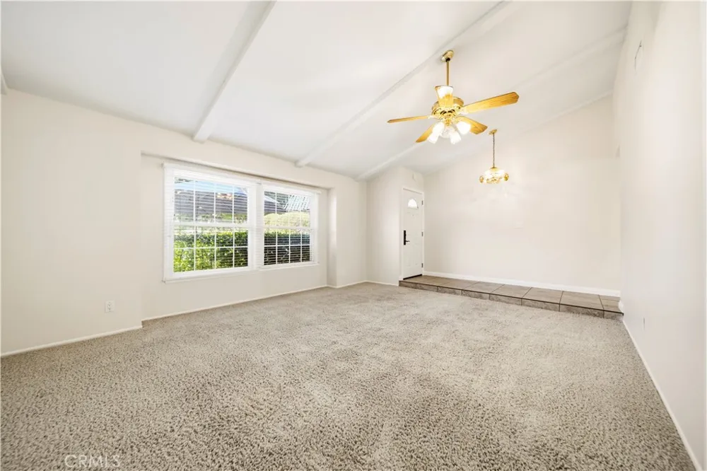 27546 Evron Avenue Canyon Country, CA 91351