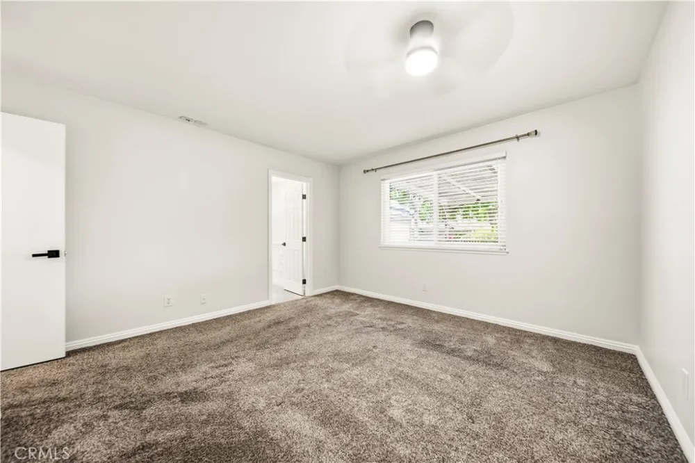 27546 Evron Avenue Canyon Country, CA 91351