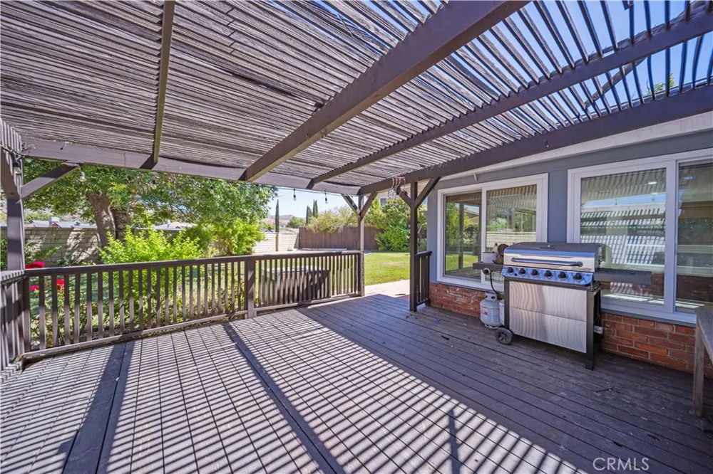 27546 Evron Avenue Canyon Country, CA 91351