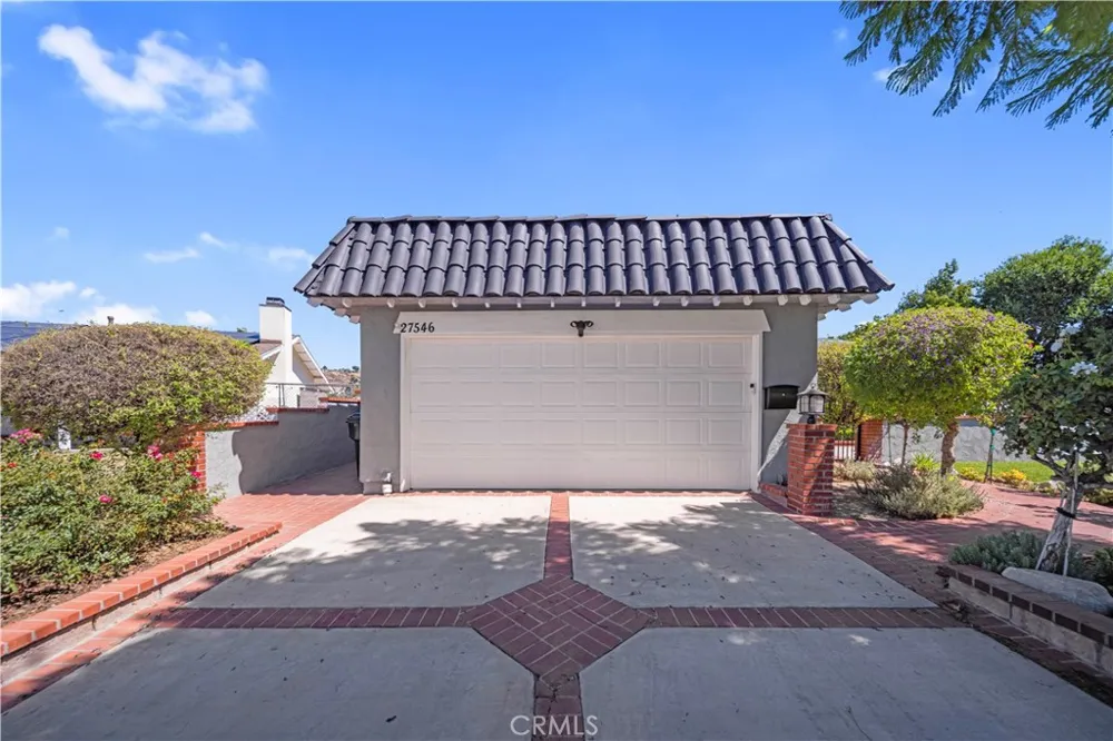 27546 Evron Avenue Canyon Country, CA 91351