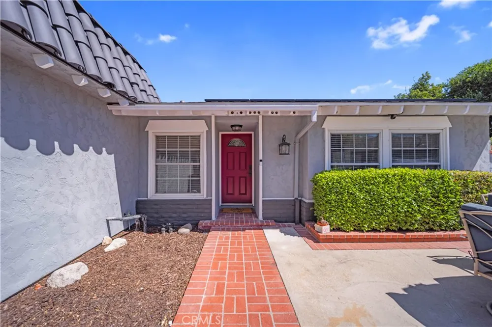 27546 Evron Avenue Canyon Country, CA 91351