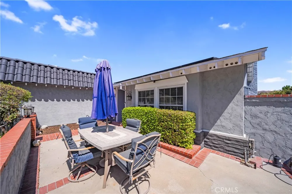 27546 Evron Avenue Canyon Country, CA 91351