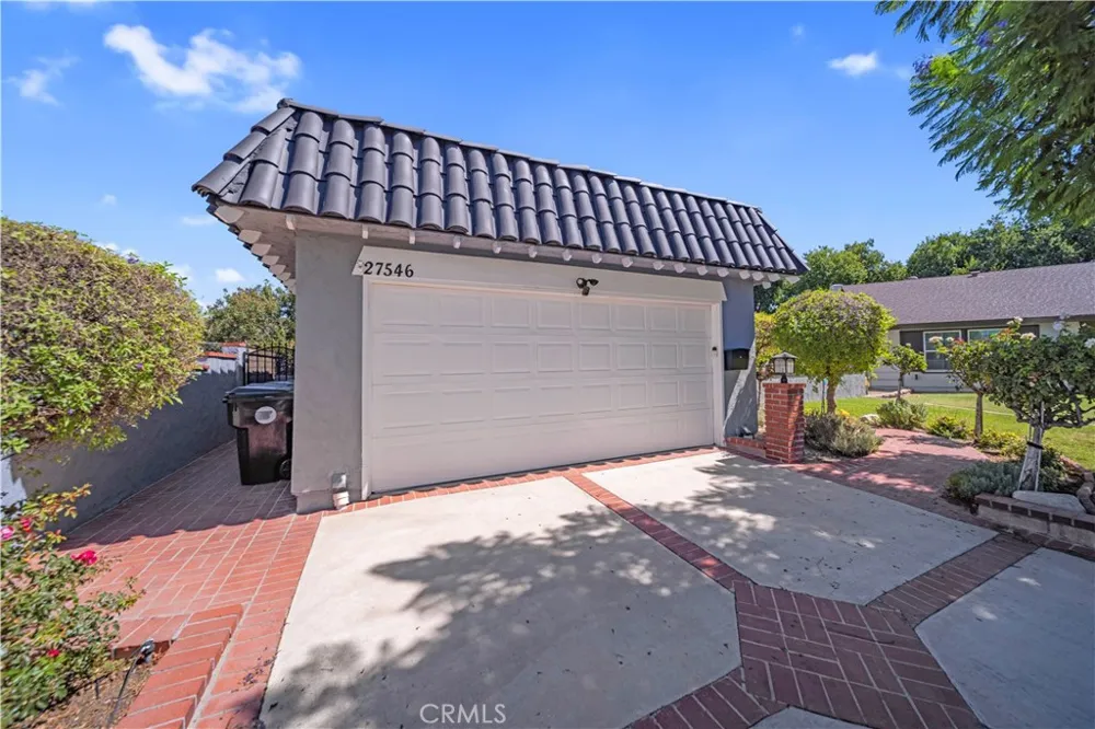 27546 Evron Avenue Canyon Country, CA 91351