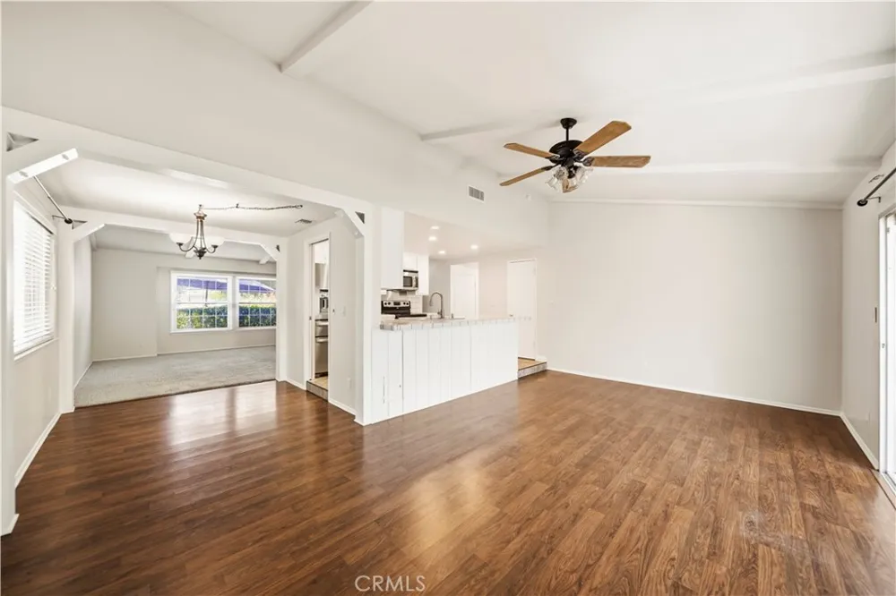 27546 Evron Avenue Canyon Country, CA 91351