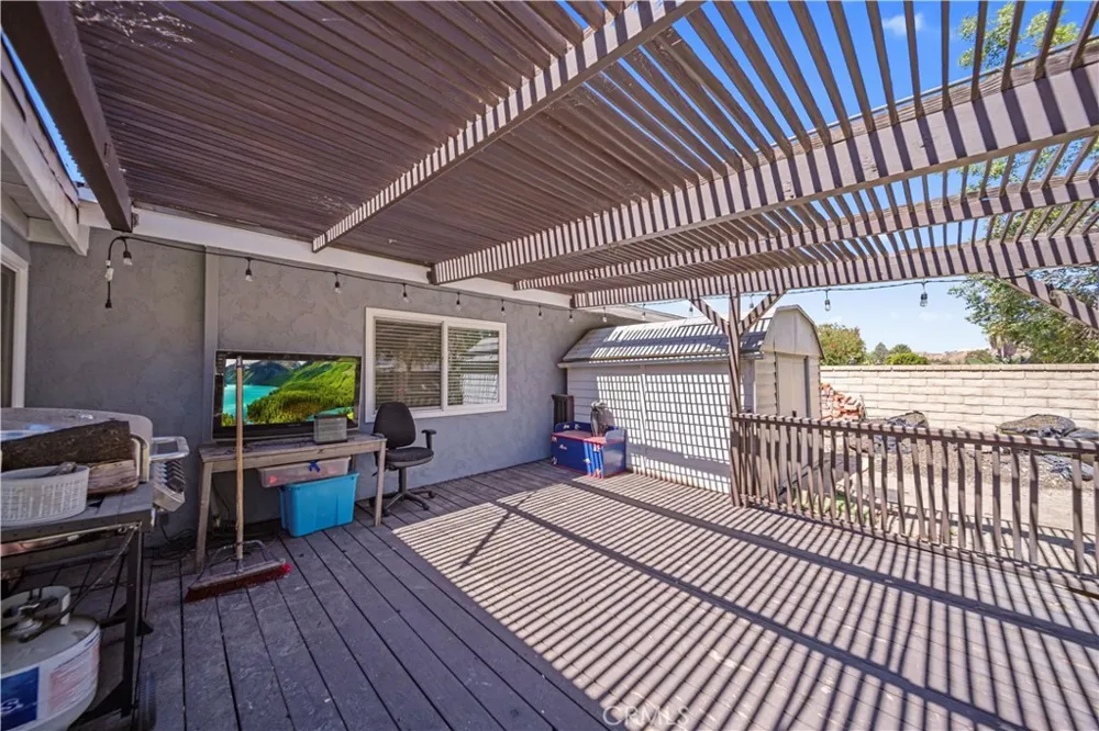 27546 Evron Avenue Canyon Country, CA 91351