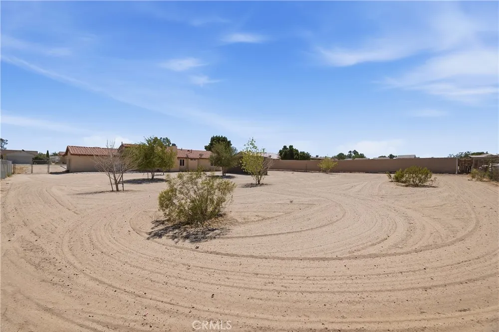 15622 Burwood Victorville, CA 92394