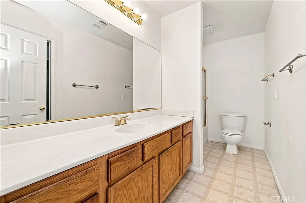 15622 Burwood Victorville, CA 92394
